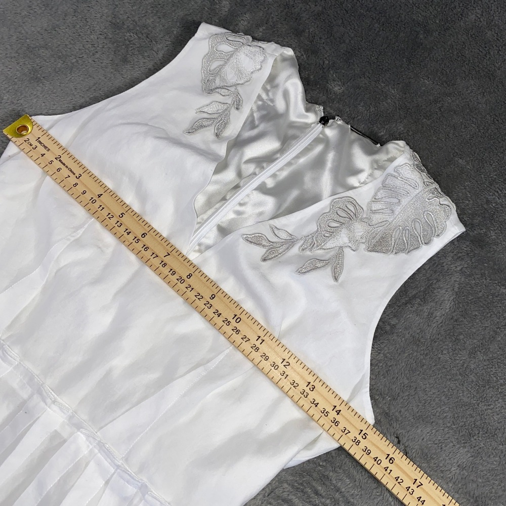 Elie Tahari White Midi Dress with Silver Floral Embroidery - Picture 5 of 14